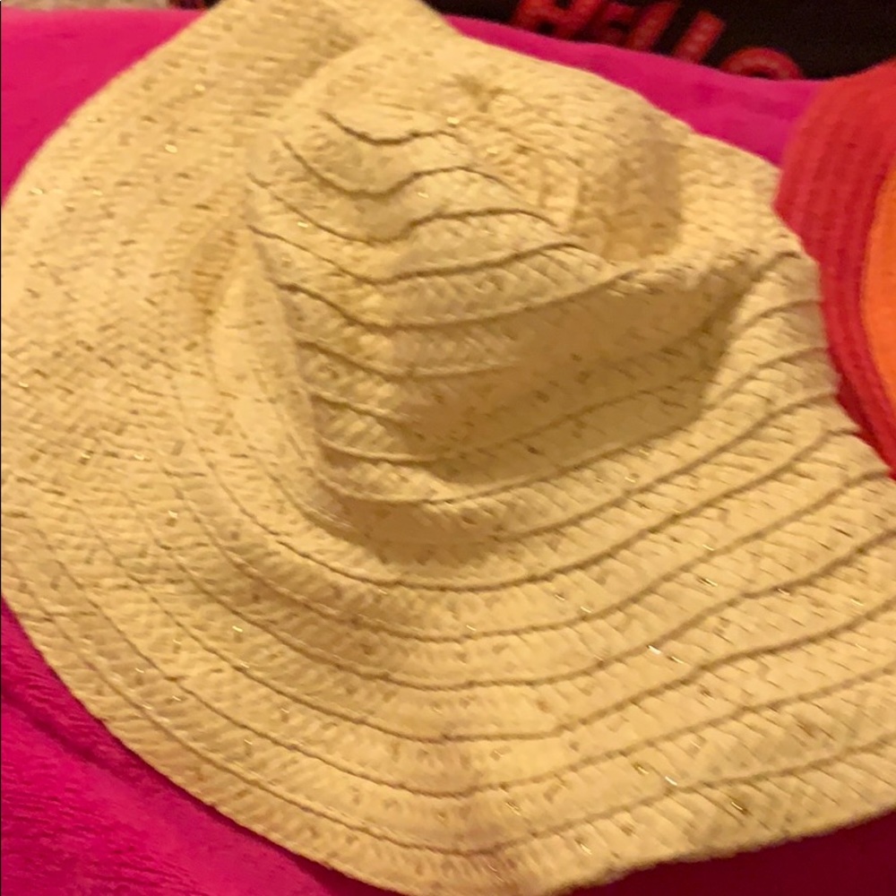Hats ๐ โ๏ธ - Picture 7 of 8